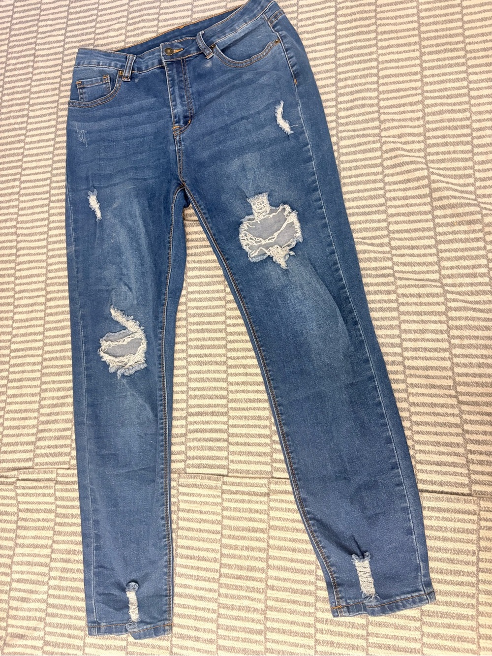 Distressed Mid-Blue Skinny Jeans for Women